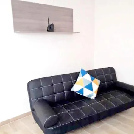 With One Bedroom In With Balcony And Wifi 2 Km From The Beach דירה *
