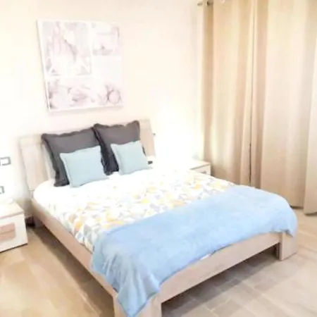 With One Bedroom In With Balcony And Wifi 2 Km From The Beach דירה